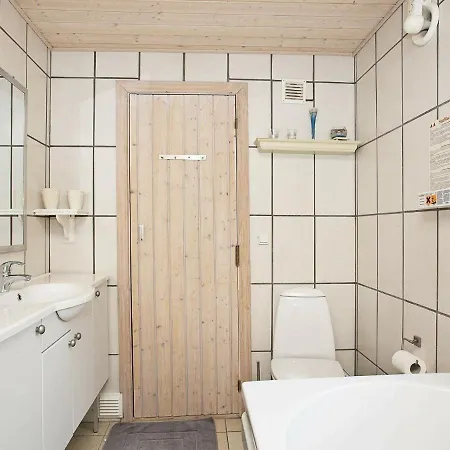 8 Person In Fjerritslev-by Traum